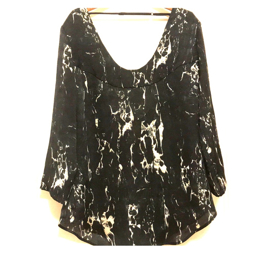 Black and white, low back, Diesel top